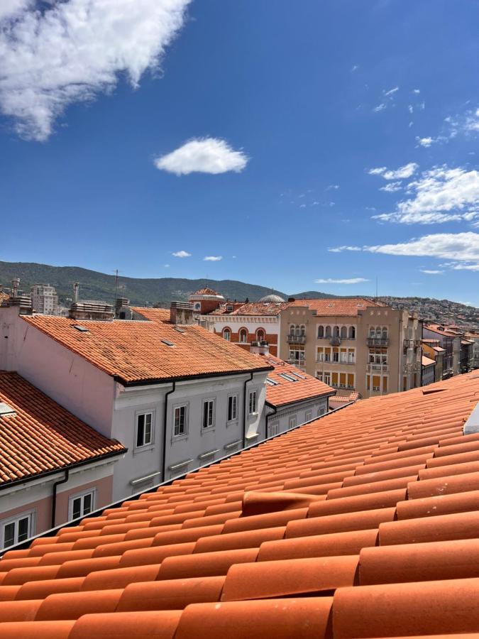 Apartamento Mansarda Mazzini Trieste Exterior foto